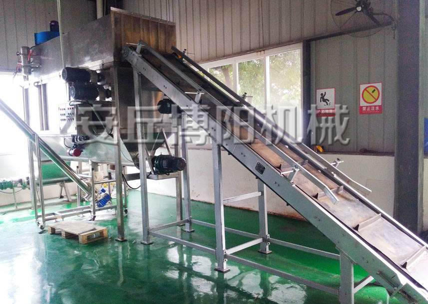 安丘博陽機(jī)械固體粉末自動(dòng)破包機(jī)可以解決多種難題