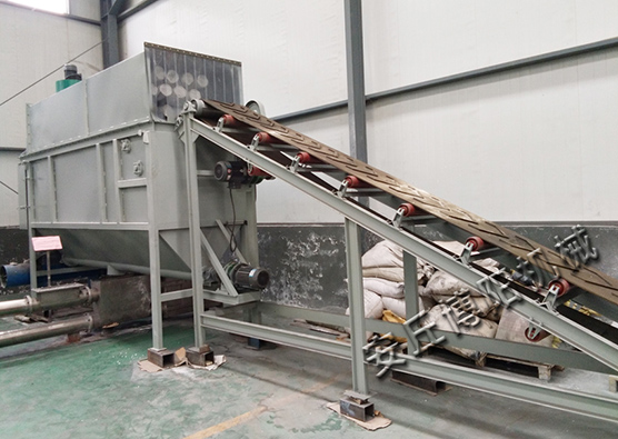 選購PP粉自動破袋機,它的規(guī)格你了解了嗎