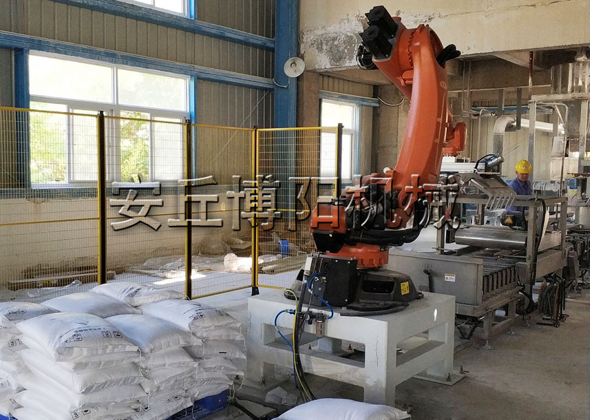 袋裝飼料機器人自動碼垛機的優(yōu)勢有哪些？