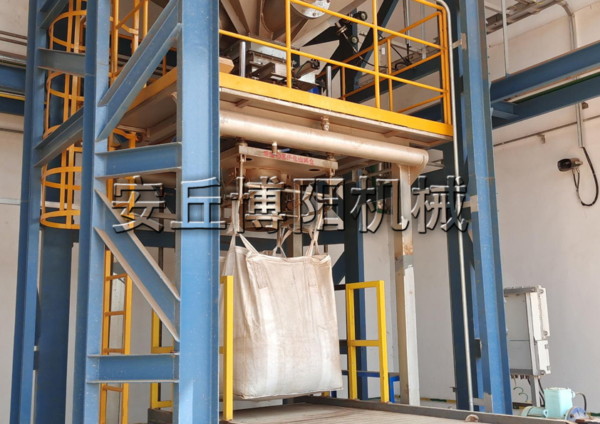 石墨粉噸袋包裝機(jī)為什么得了廣大用戶的喜愛？