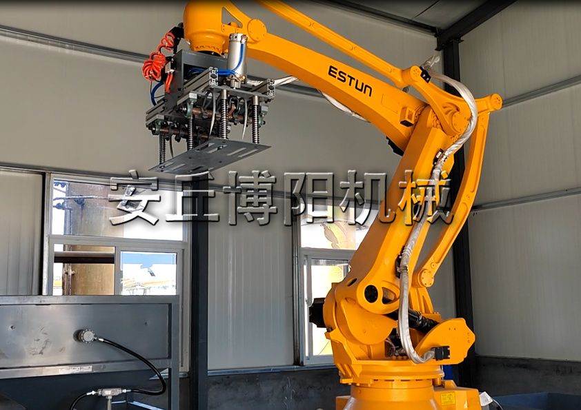 氧化鋁機(jī)械手自動(dòng)拆包機(jī)的使用優(yōu)勢(shì)有哪些？