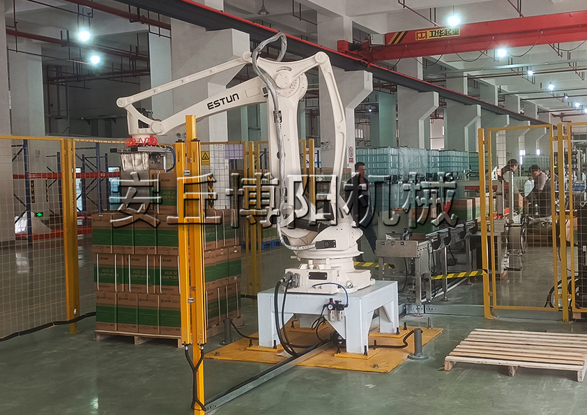 箱裝飲料全自動碼垛機(jī)的優(yōu)勢有哪些？