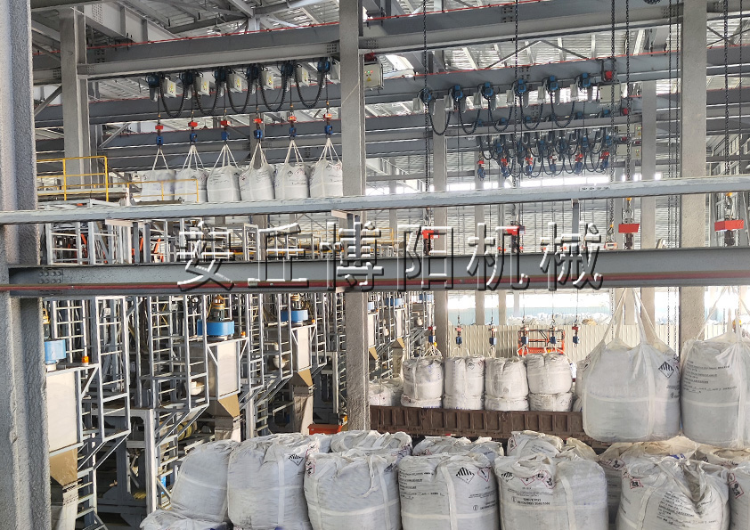 顆粒全自動噸袋拆包機為什么備受粉料企業(yè)的喜愛？
