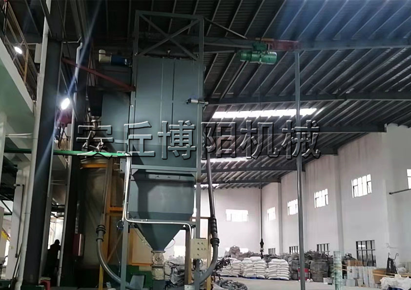 工業(yè)萘噸袋拆袋機(jī)的工作原理和性能特點(diǎn)是什么？
